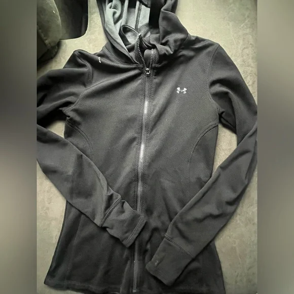 🛑 SOLD 🛑Under Armour Dual-Tone Hoodies in Gray and Black - Picture 2 of 4